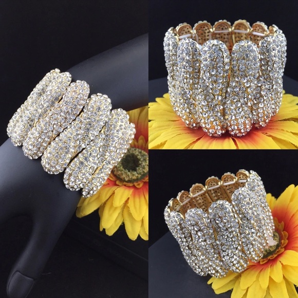 Classic Pageant Pave Austrian Clear Crystal Stretch Bracelet Gold Tone 2” Long - Picture 9 of 11